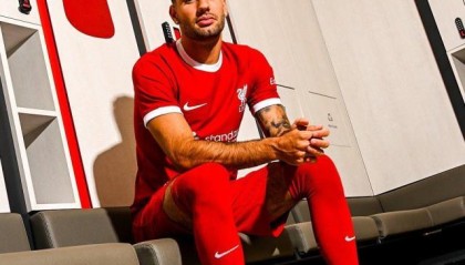 开云体育官网-杰队名言身上文，利物浦新8号索博斯洛伊正式参军